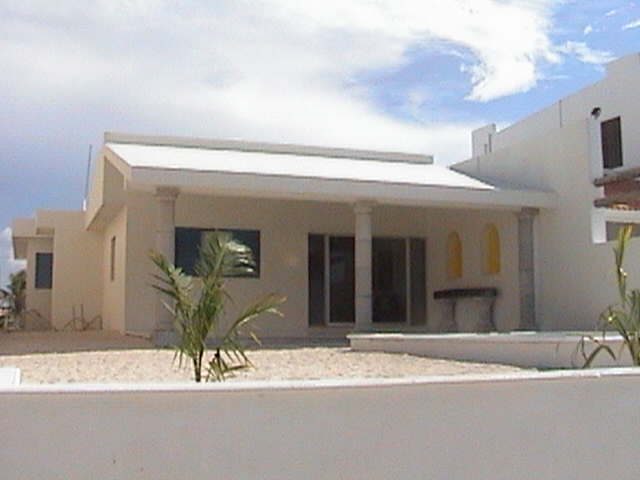 HOUSE NEXT DOOR WITH POOL, ALSO AVAILABLE