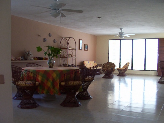 Diningroom and livingroom