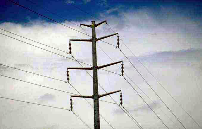 {Poste de energia el�trica}