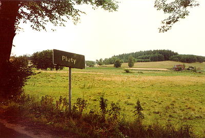 Placa indicativa da cidade de Pluty, antiga Plauten.