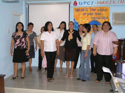The kababaihan giving a number.