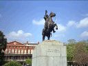 <Statue>