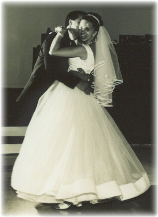 dancing6.JPG (26712 bytes)