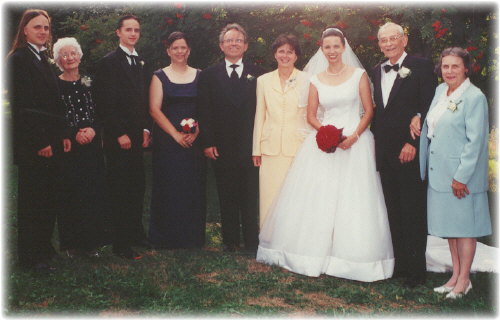 jeanettefamily1.JPG (38325 bytes)