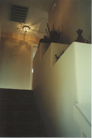 stairs.jpg (19206 bytes)