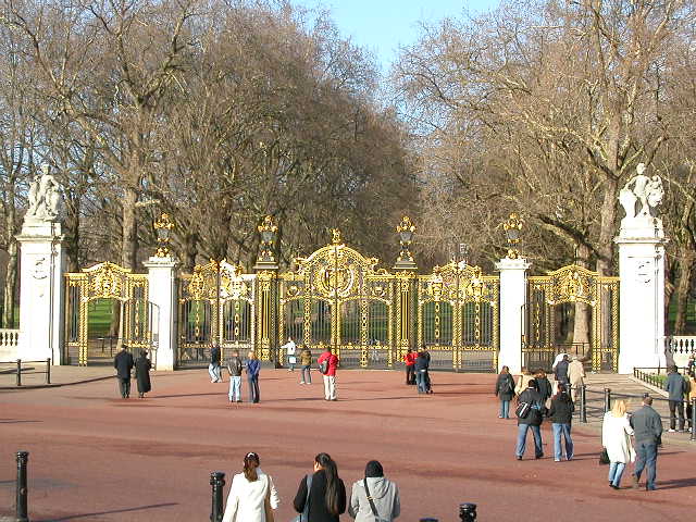 [The Canadian Gate at Buckinham Palace]
