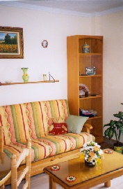 Double sofa bed&nbsp; (with pull out single bed underneith)