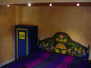 Bedroom.jpg (54842 bytes)