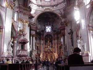 Inside Cathedral1.jpg (68200 bytes)
