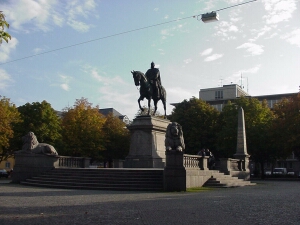 Stuttgart5s.jpg (54623 bytes)