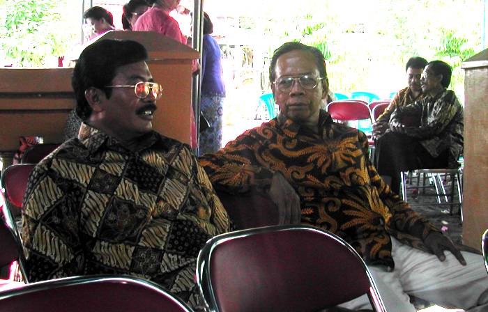 Suhanto, S.H. and Widarso Hatmo Suwito