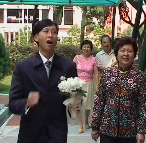 a sign of things to come - mun hoe chasing after the bride