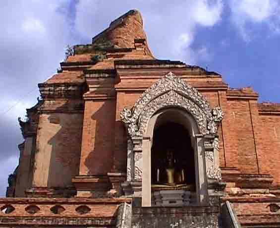 top and sides of wat chedi luang