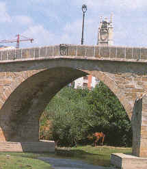 Puente Nuevo, sobre el r�o Jerte en Plasencia-Extremadura-Espa�a