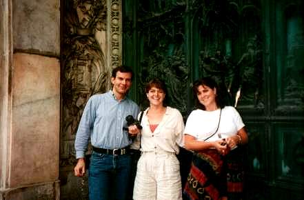 Trouble at the doors of the Duomo in Milan