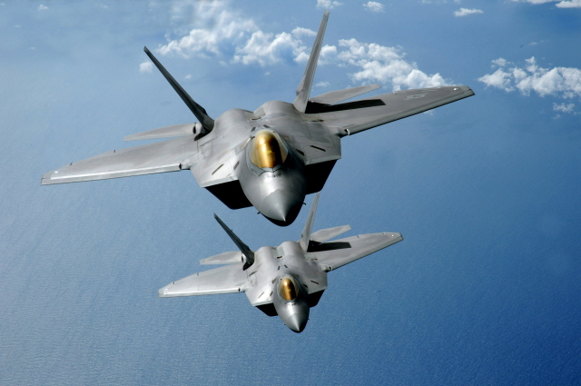 Air Force, Navy pilots train together over Okinawa