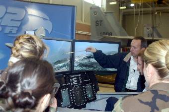Sheppard Airmen check out Raptor simulator