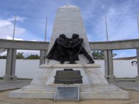 Monumento al abrazo de Bolivar y Morillo