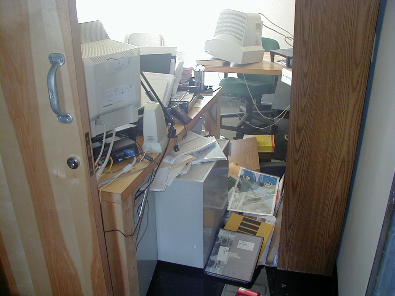 Photo 2 - close up on office