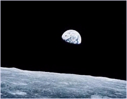 Fotograf&iacute;a de la Tierra tomada desde la Luna por los tripulantes del Apolo 8 en Diciembre de 1968