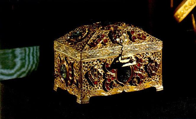 Reliquary containing the tooth of Prophet Muhammad (Dendan-i Saadet)