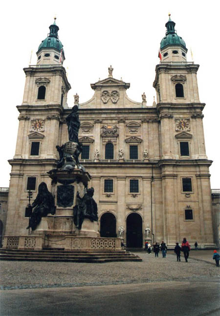 Saint_Petersstiftskirche01
