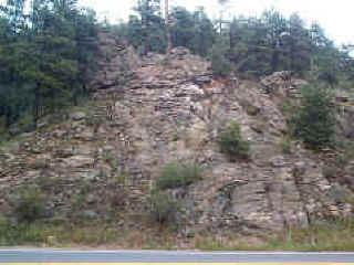 000717ab Outcrop on north side of road near Glenisle at milelpost 221.jpg (168677 bytes)
