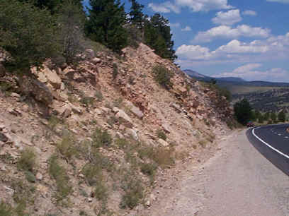 000723aj General view of outcrop Dakota 56 miles s of Como.jpg (139431 bytes)