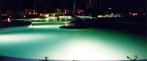 melia_tropical_main_pool_at_night.jpg (286378 bytes)