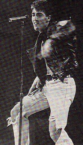 BWjon00.jpg (50459 bytes)