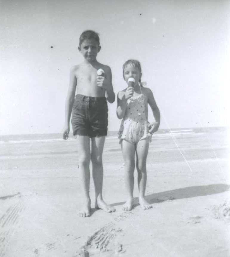 Beach.jpg (30012 bytes)