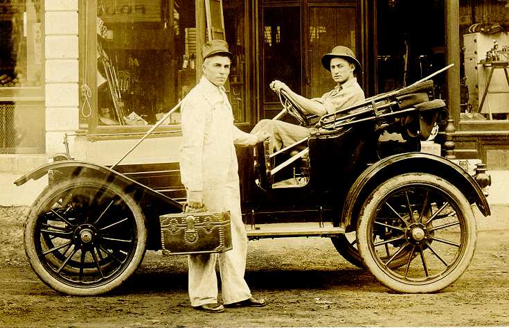 JPCar2.jpg (66260 bytes)
