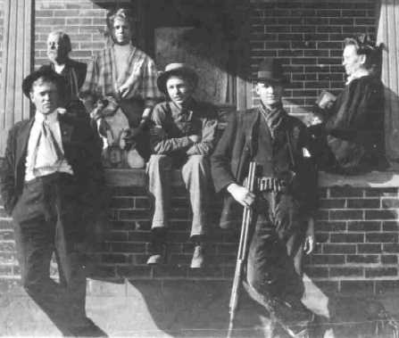 Porch.jpg (19165 bytes)