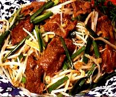 Stir Fry Beef With Green Bean Spout And Chive