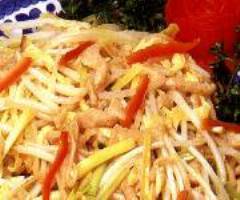 Stir Fry Shedded Pork With Bean Spout