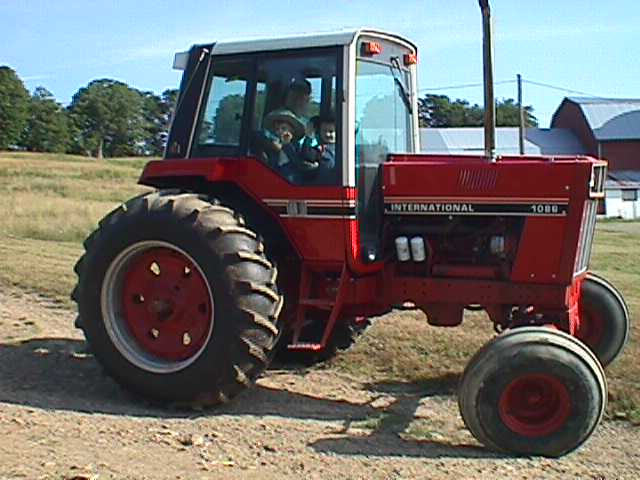 Grandpa's new 1086 International