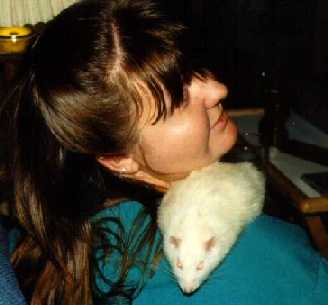 Juli and a flat shoulder rat