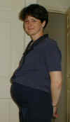 Jocie's belly in May 5/09/00  (20533 bytes)