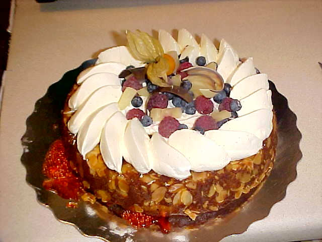 almond pound cake with marscarpone cream, sugared fruit/ pain de g�nes � la cr�me de mascarpone, cocktail de fruits