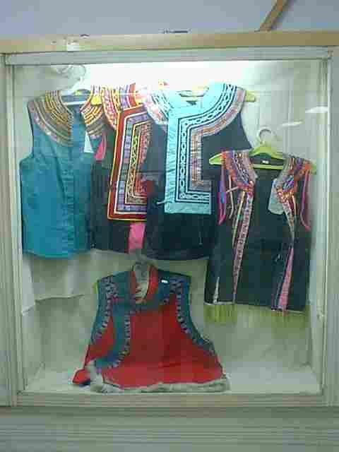 costumes3.jpg (13107 bytes)