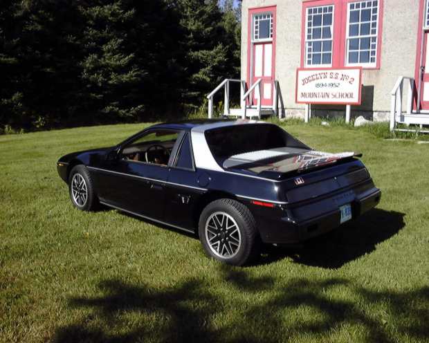 rear.jpg (43645 bytes)
