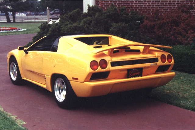 yellowrear.jpg (53250 bytes)