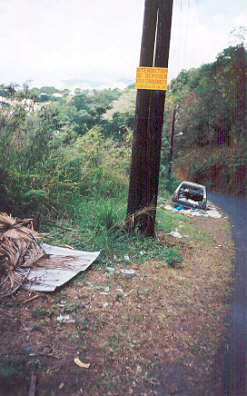 INTERDICTION DE DEPOSER VOS ORDURES... not always paradise.