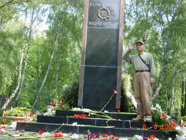 Flowers and salute to the soldiers of the Warsaw Uprising in 1944 against Nazi-- to those who were with my father  cadet-officer Pawel Rom  in Mokotow  Bat. Baszta.