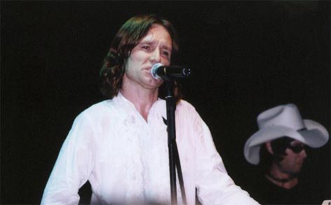 johncrissy1.jpg (20864 bytes)