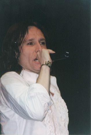 johncrissy10.jpg (21532 bytes)