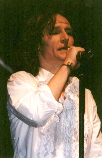 johncrissy12.jpg (38674 bytes)
