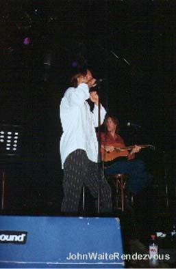 johnsinging.jpg (18659 bytes)