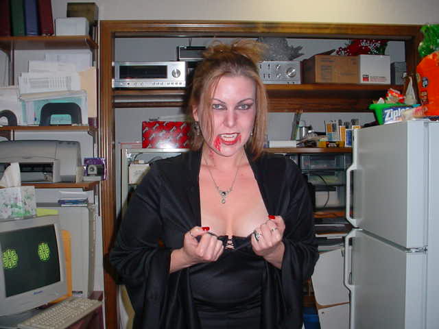 Halloween @ Office 2002, Bloody Hell!