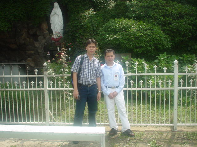 Taken in Summer 2002. No heavy and thick clothes yet. 